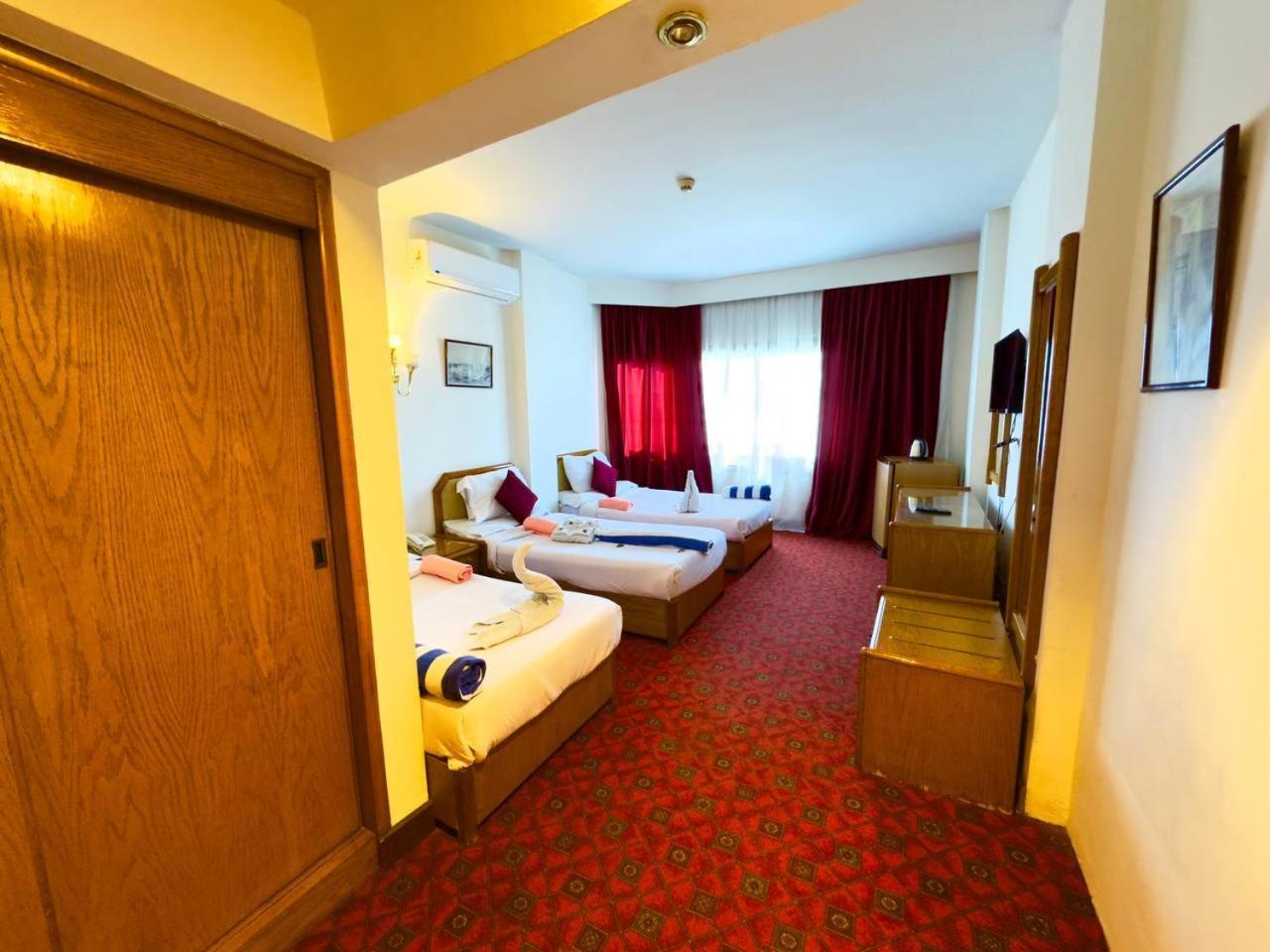 Queens Valley Hotel Luxor Exteriér fotografie