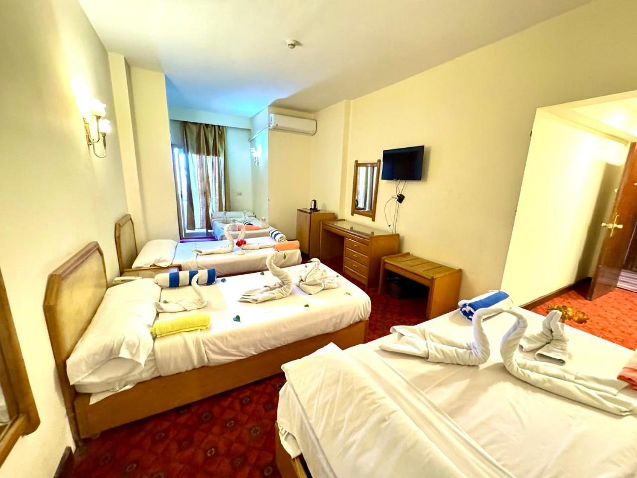 Queens Valley Hotel Luxor Exteriér fotografie